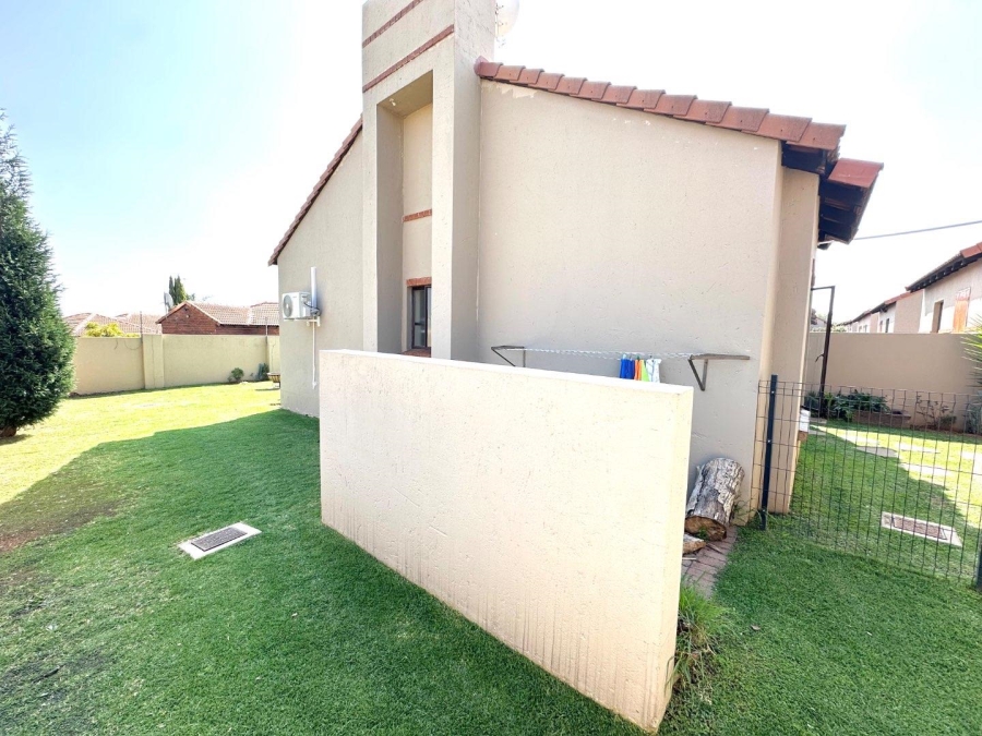 2 Bedroom Property for Sale in Mooikloof Ridge Gauteng