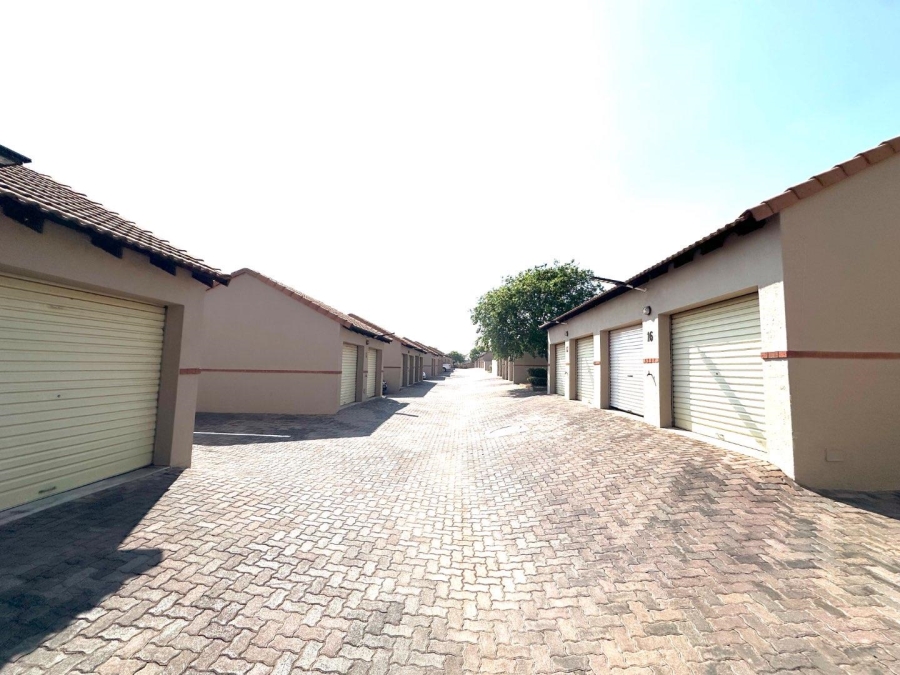 2 Bedroom Property for Sale in Mooikloof Ridge Gauteng