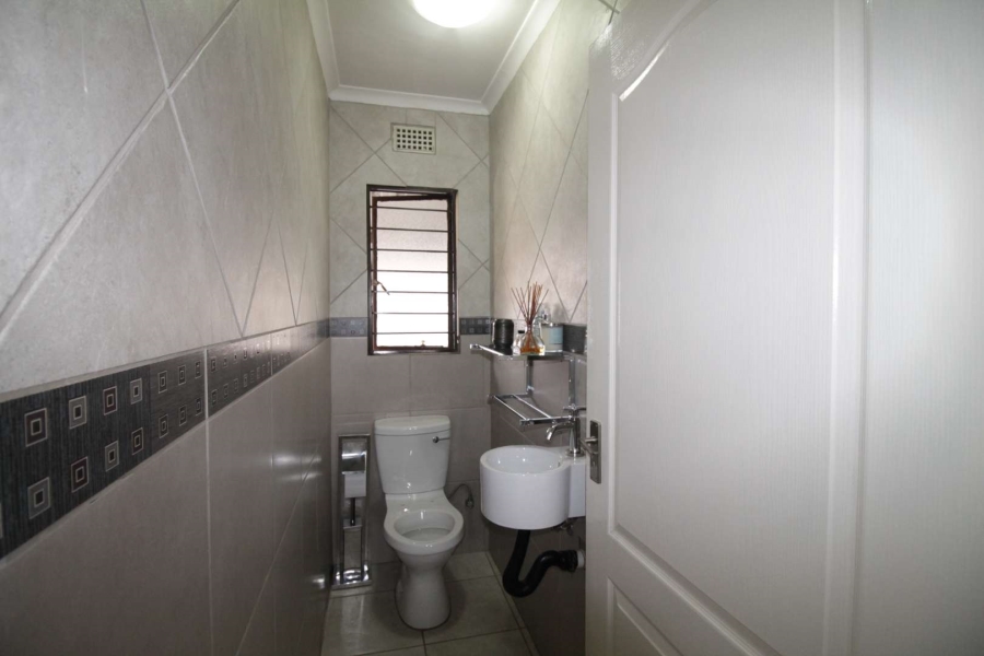 To Let 4 Bedroom Property for Rent in Cosmo City Gauteng