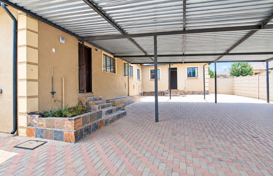 To Let 4 Bedroom Property for Rent in Cosmo City Gauteng