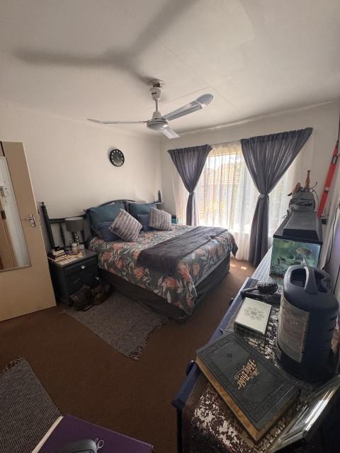 2 Bedroom Property for Sale in Faerie Glen Gauteng