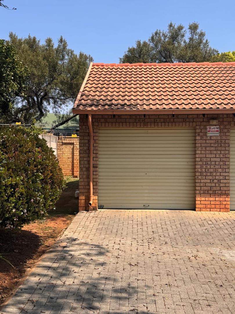 2 Bedroom Property for Sale in Faerie Glen Gauteng
