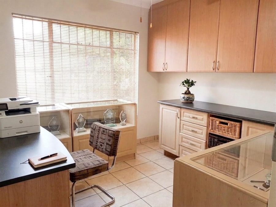 Commercial Property for Sale in Zandfontein AH Gauteng