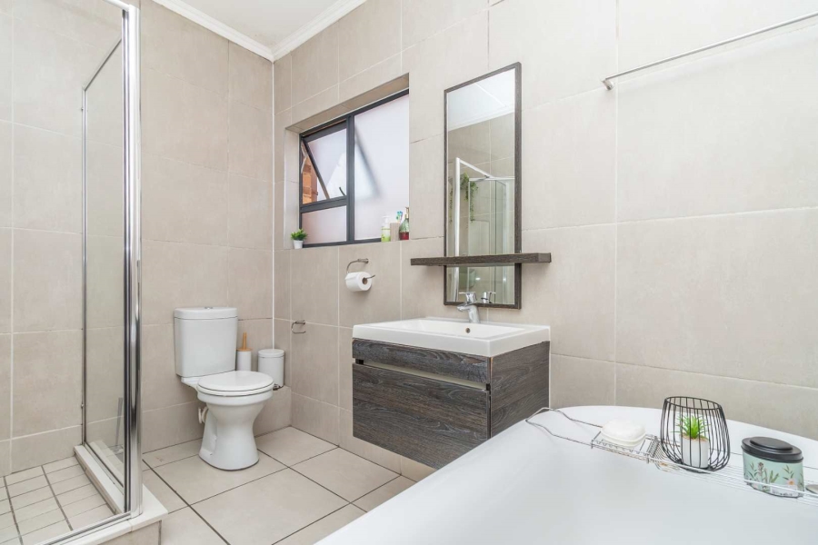 3 Bedroom Property for Sale in Olivedale Gauteng