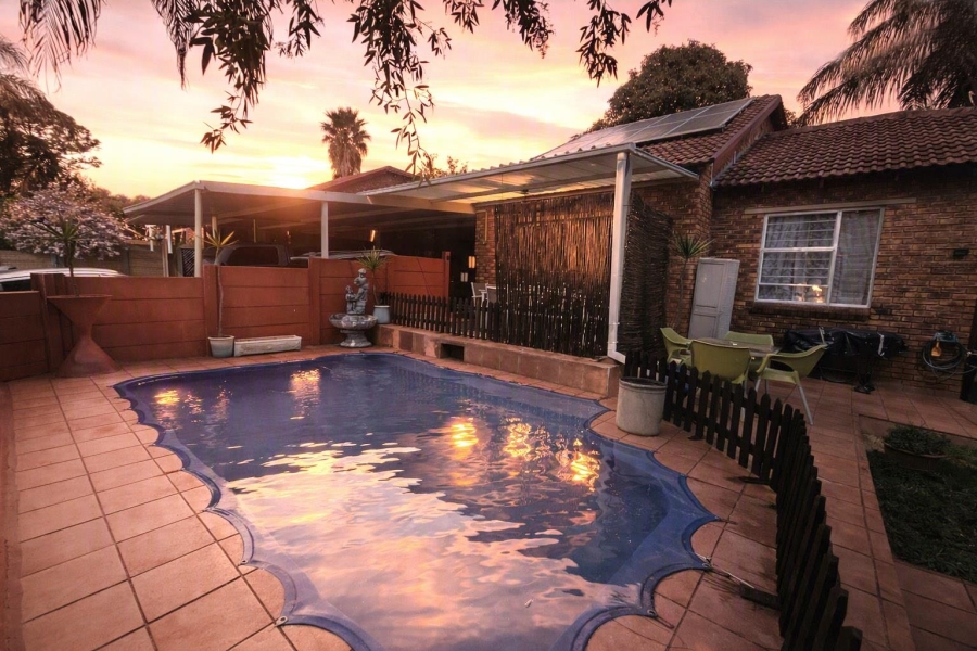 3 Bedroom Property for Sale in Honeydew Ridge Gauteng