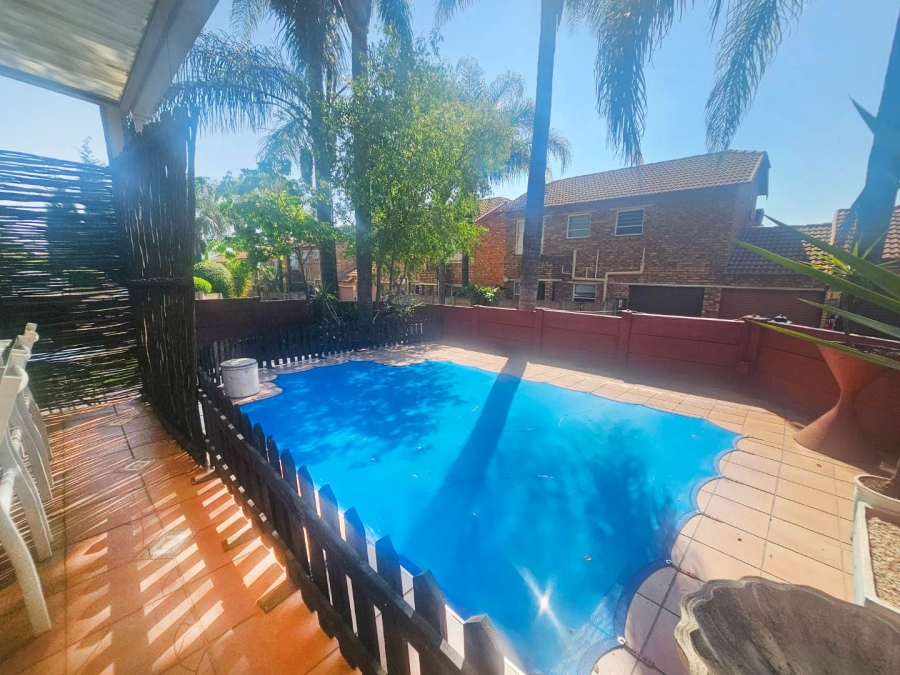 3 Bedroom Property for Sale in Honeydew Ridge Gauteng