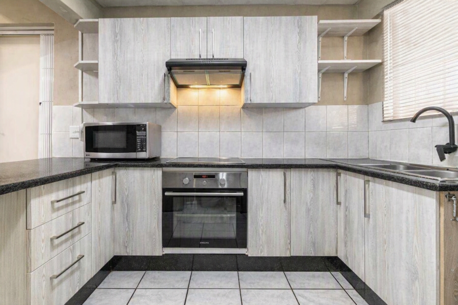 3 Bedroom Property for Sale in Honeydew Ridge Gauteng