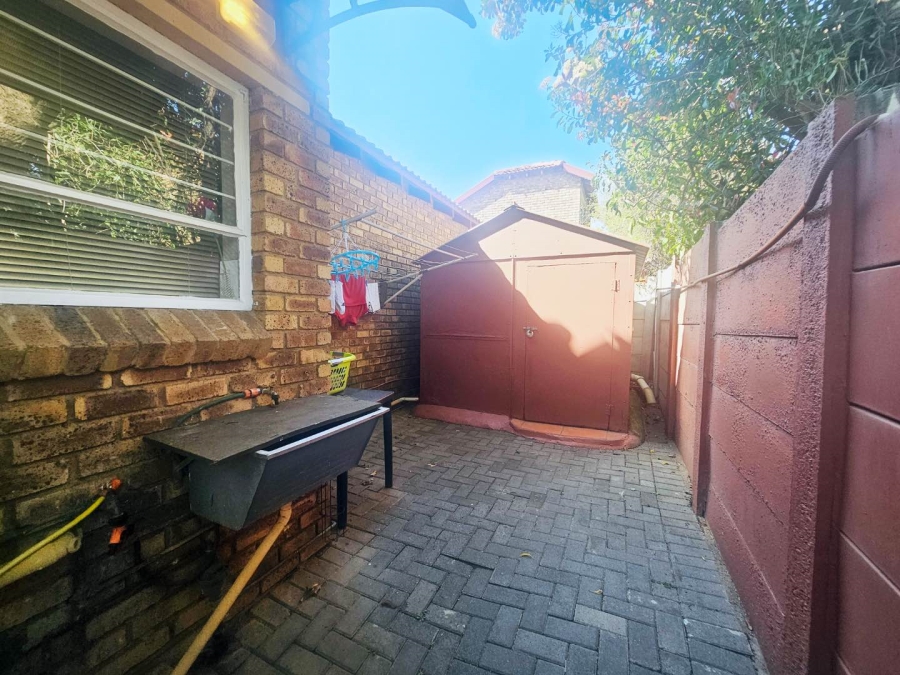 3 Bedroom Property for Sale in Honeydew Ridge Gauteng
