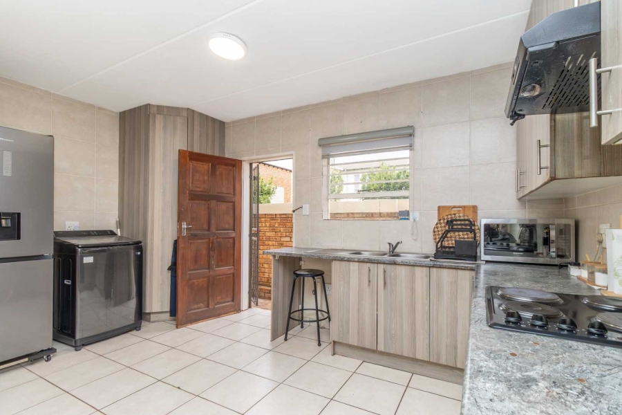 To Let 3 Bedroom Property for Rent in Wilgeheuwel Gauteng