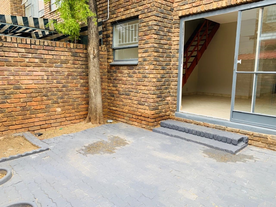 2 Bedroom Property for Sale in Pretoria North Gauteng