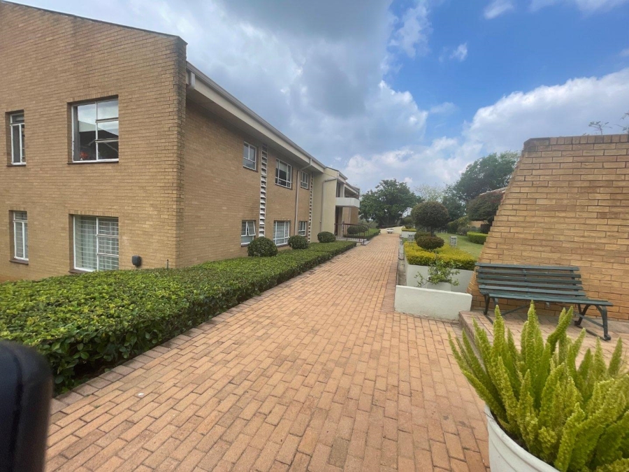 To Let 1 Bedroom Property for Rent in Illovo Gauteng