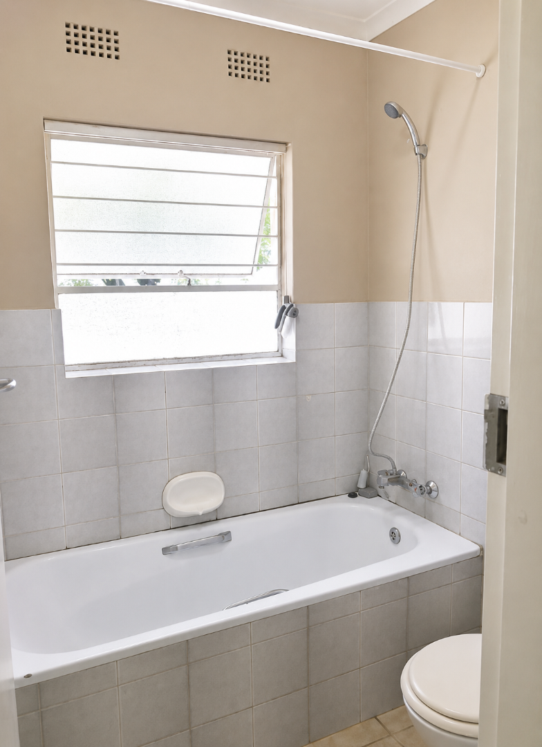 1 Bedroom Property for Sale in Corlett Gardens Gauteng