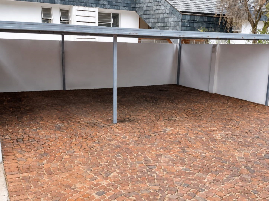 1 Bedroom Property for Sale in Corlett Gardens Gauteng