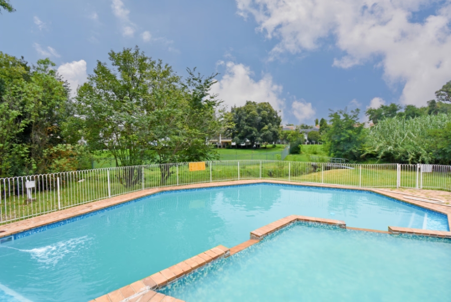 1 Bedroom Property for Sale in Corlett Gardens Gauteng