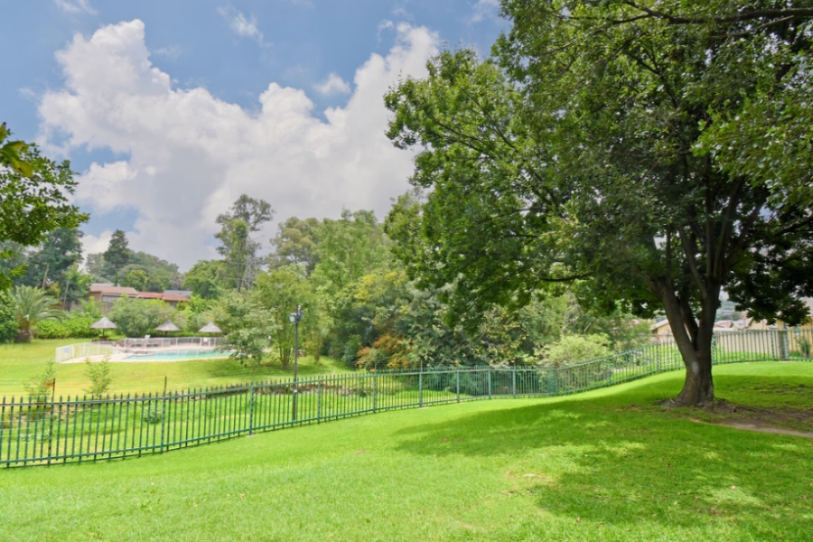 1 Bedroom Property for Sale in Corlett Gardens Gauteng