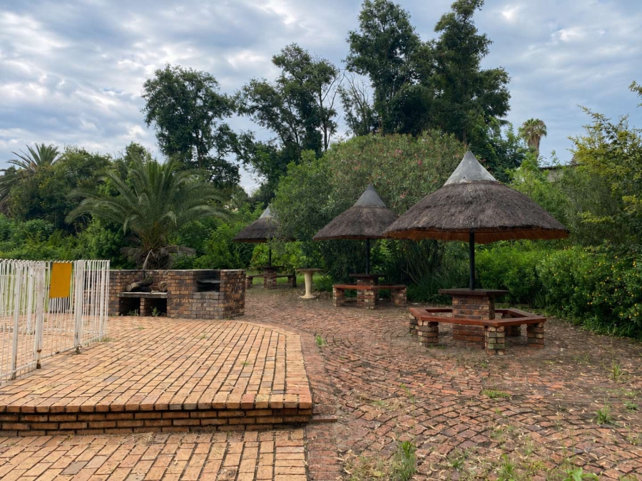 1 Bedroom Property for Sale in Corlett Gardens Gauteng