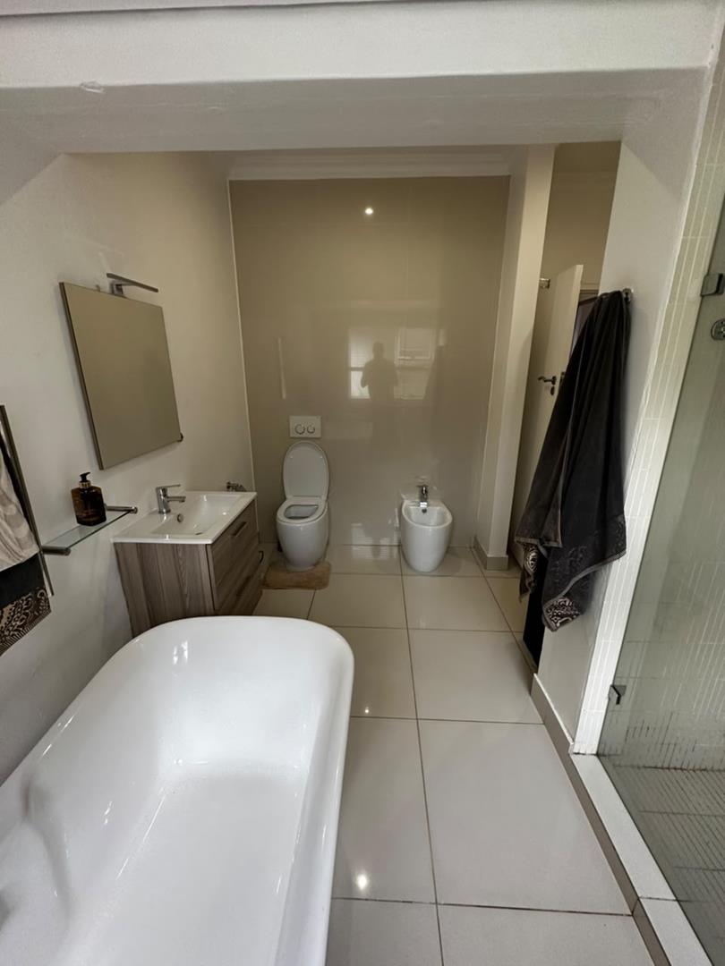 To Let 3 Bedroom Property for Rent in Greenside Gauteng