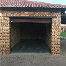 2 Bedroom Property for Sale in Noordwyk Gauteng