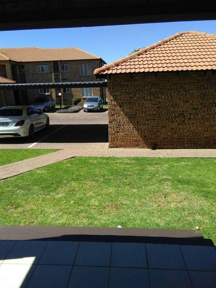 2 Bedroom Property for Sale in Noordwyk Gauteng