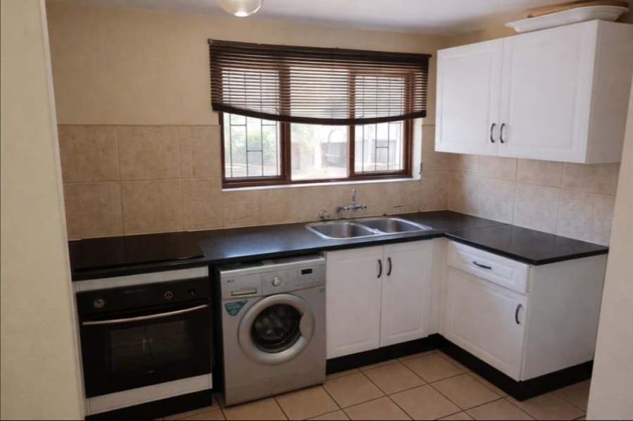 2 Bedroom Property for Sale in Noordwyk Gauteng