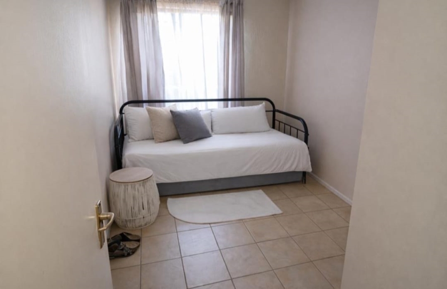 2 Bedroom Property for Sale in Noordwyk Gauteng