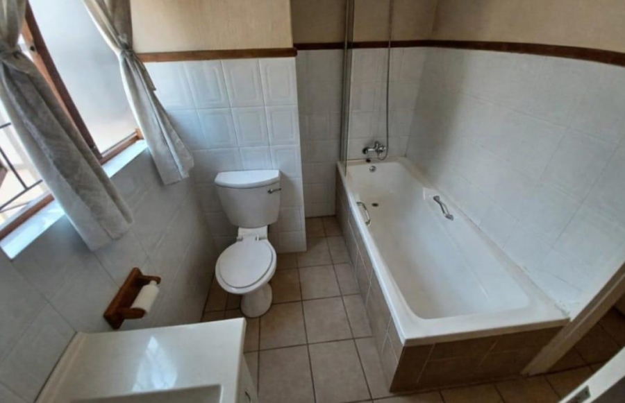 2 Bedroom Property for Sale in Noordwyk Gauteng