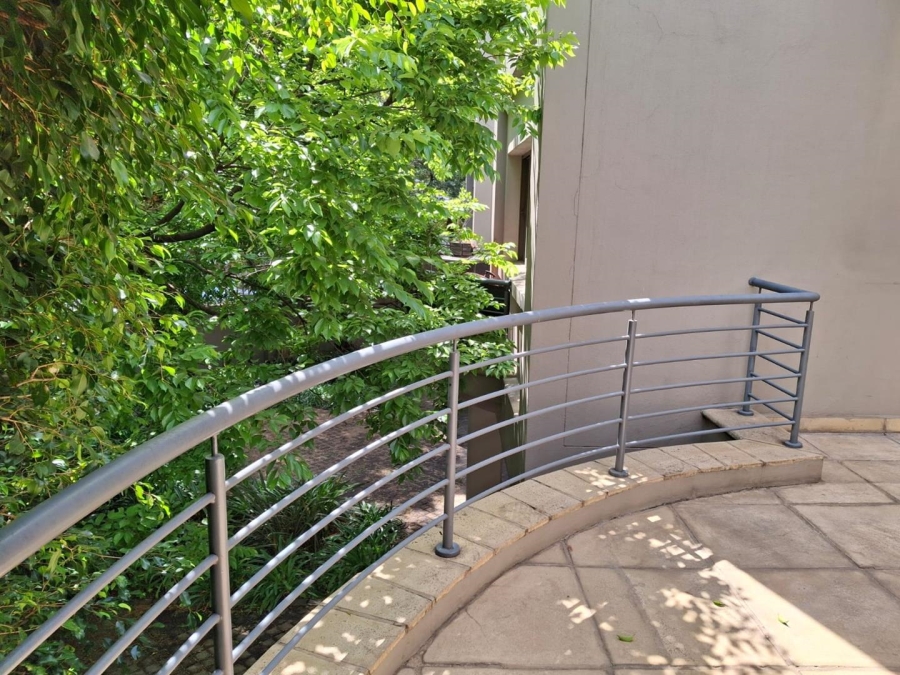 To Let 2 Bedroom Property for Rent in Melrose North Gauteng