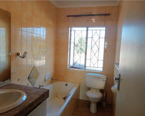 To Let 3 Bedroom Property for Rent in Corlett Gardens Gauteng