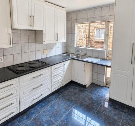 To Let 3 Bedroom Property for Rent in Corlett Gardens Gauteng