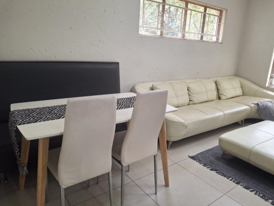 To Let 1 Bedroom Property for Rent in Benmore Gauteng