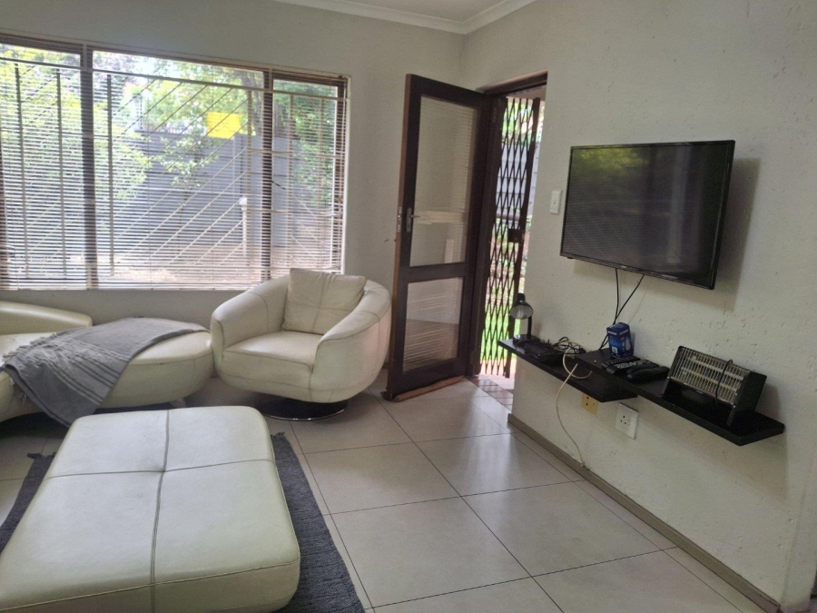 To Let 1 Bedroom Property for Rent in Benmore Gauteng