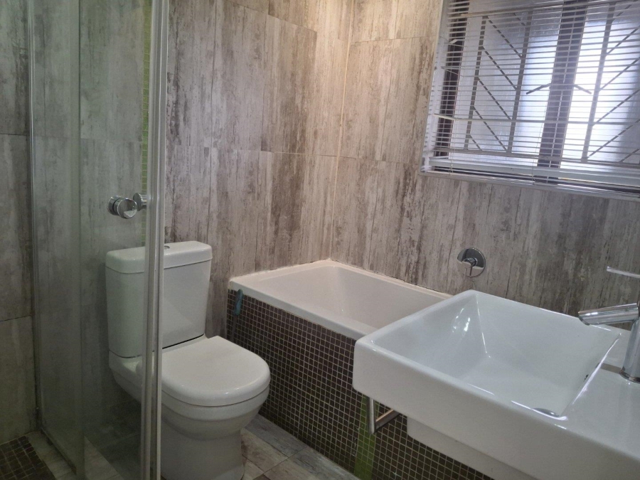 To Let 1 Bedroom Property for Rent in Benmore Gauteng