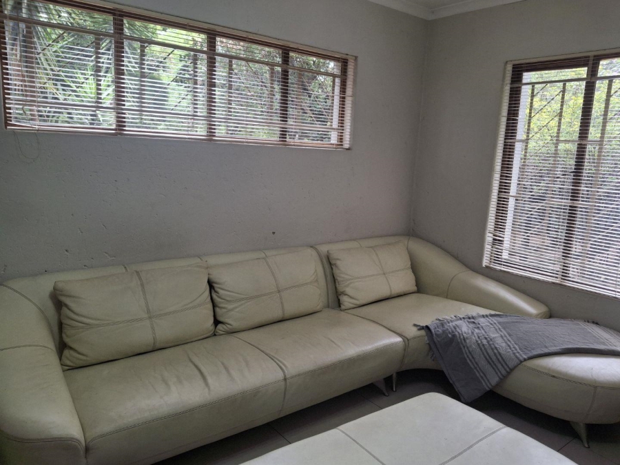 To Let 1 Bedroom Property for Rent in Benmore Gauteng