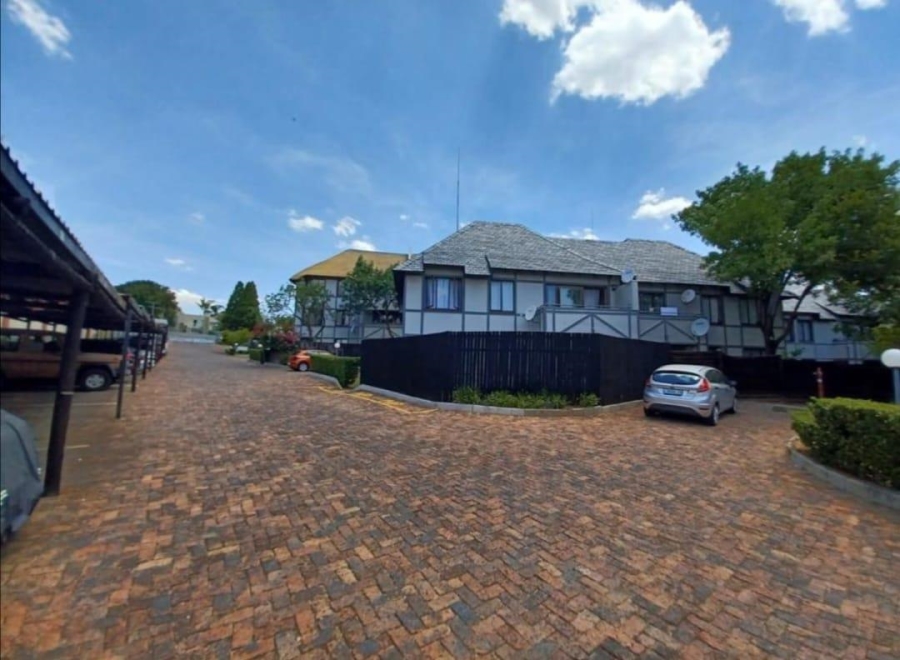 2 Bedroom Property for Sale in Sunninghill Gauteng