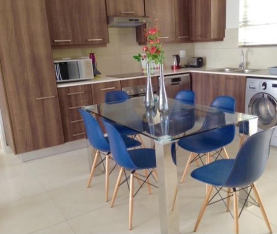 To Let 2 Bedroom Property for Rent in Atholl Gauteng