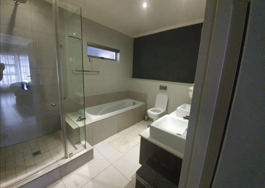 To Let 2 Bedroom Property for Rent in Atholl Gauteng