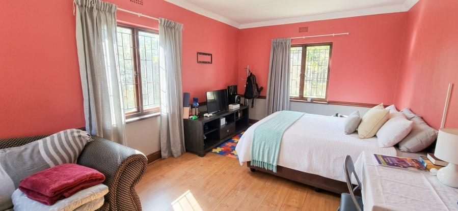 To Let 5 Bedroom Property for Rent in Fontainebleau Gauteng