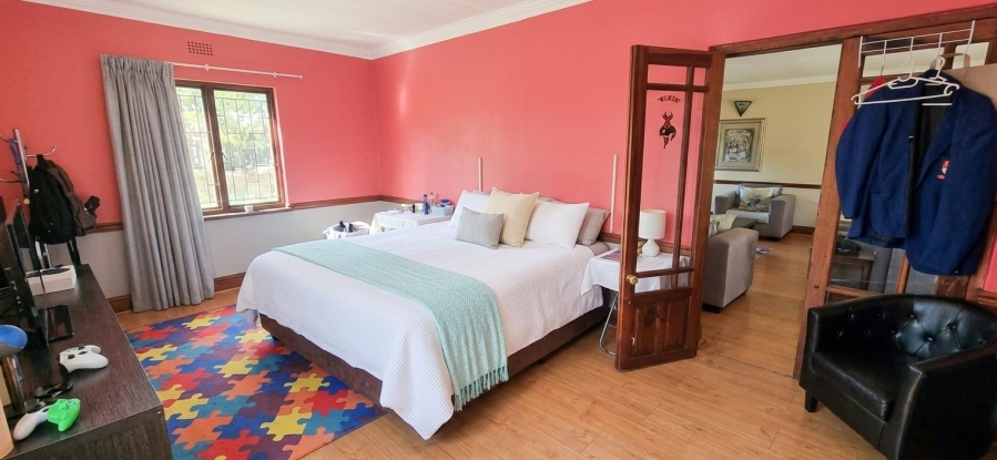 To Let 5 Bedroom Property for Rent in Fontainebleau Gauteng
