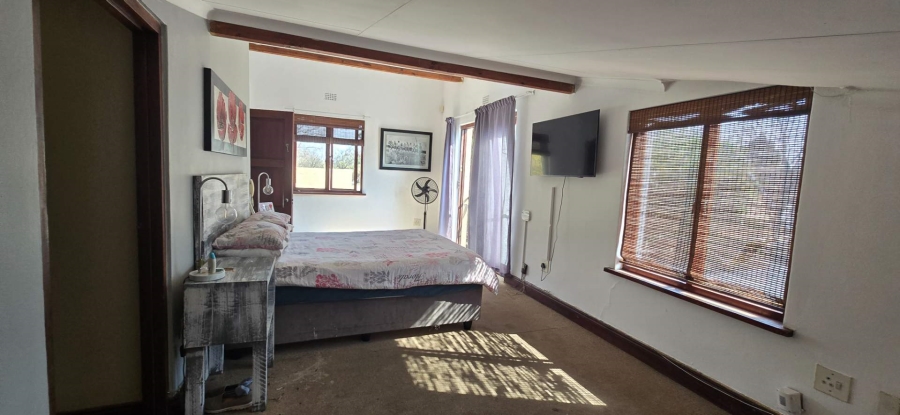 To Let 5 Bedroom Property for Rent in Fontainebleau Gauteng
