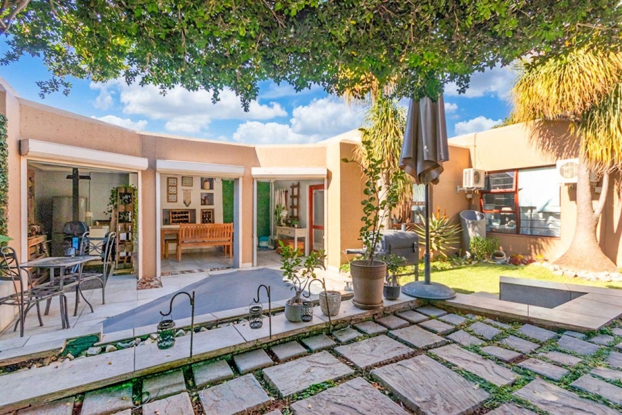 4 Bedroom Property for Sale in Weltevreden A H Gauteng