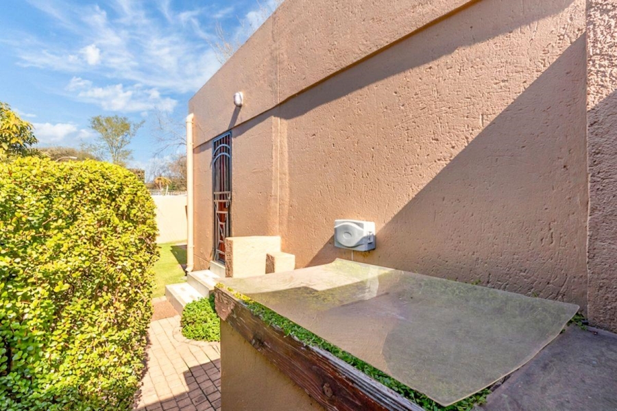 4 Bedroom Property for Sale in Weltevreden A H Gauteng