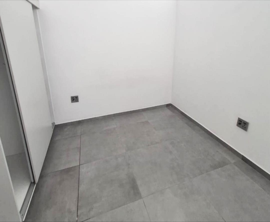 1 Bedroom Property for Sale in Ferndale Gauteng