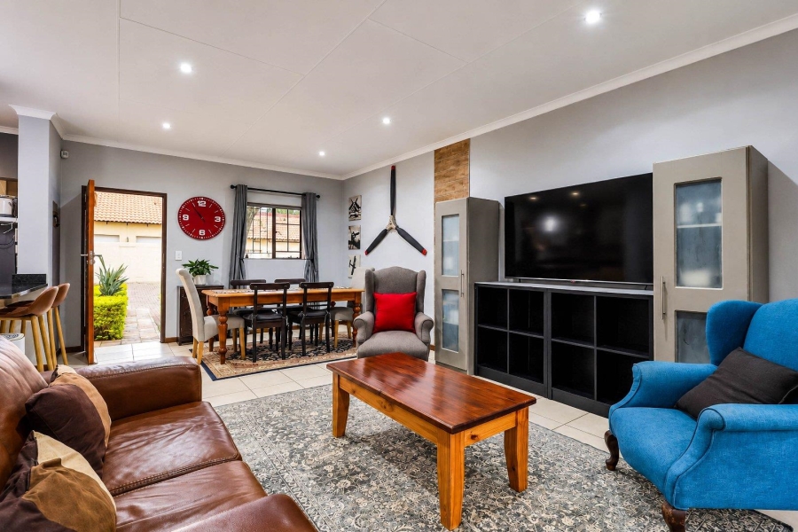 2 Bedroom Property for Sale in Mooikloof Ridge Gauteng