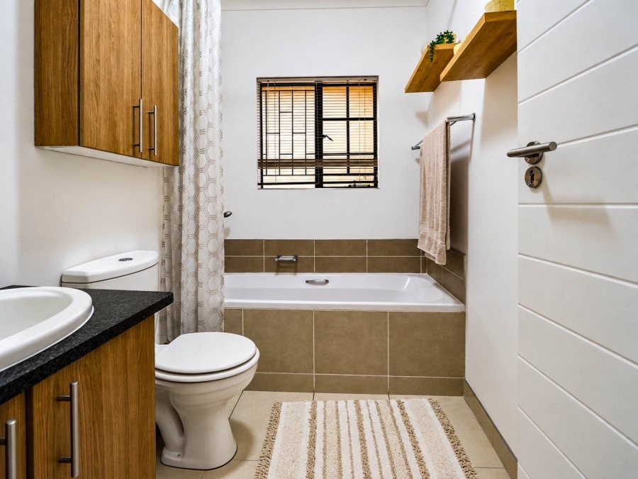 2 Bedroom Property for Sale in Mooikloof Ridge Gauteng