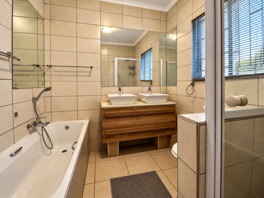 2 Bedroom Property for Sale in Mooikloof Ridge Gauteng