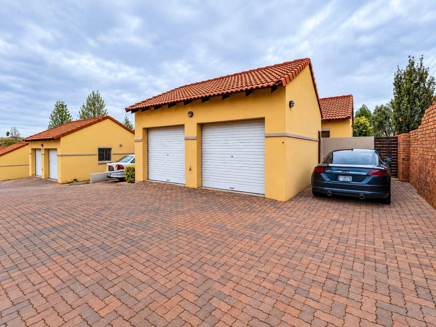 2 Bedroom Property for Sale in Mooikloof Ridge Gauteng