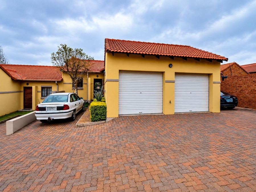 2 Bedroom Property for Sale in Mooikloof Ridge Gauteng