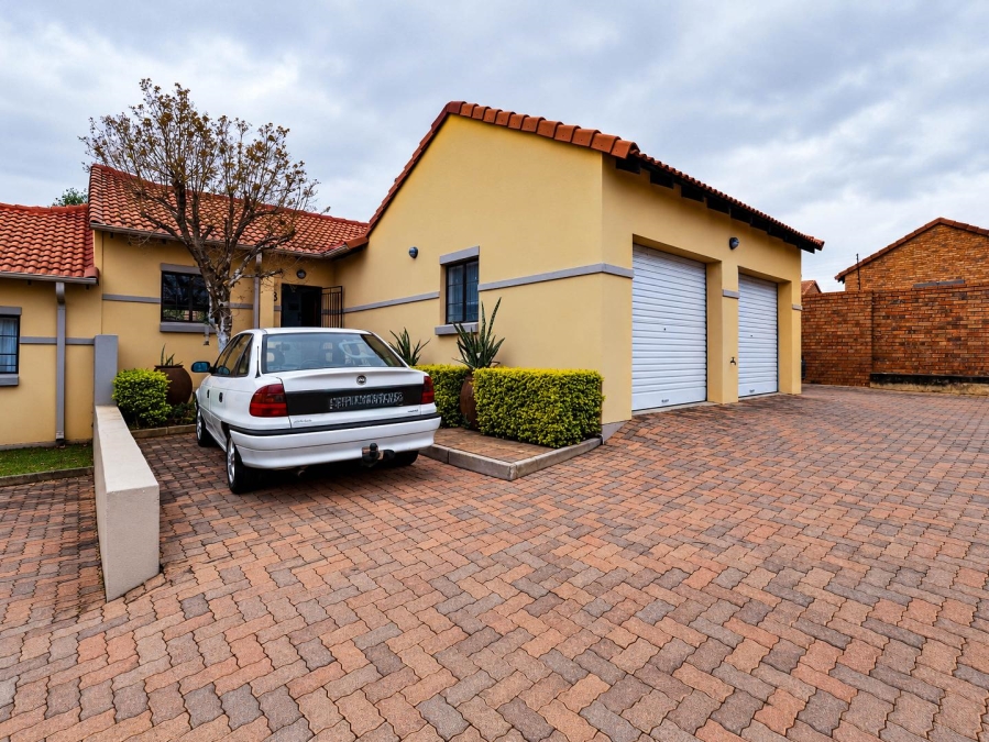 2 Bedroom Property for Sale in Mooikloof Ridge Gauteng