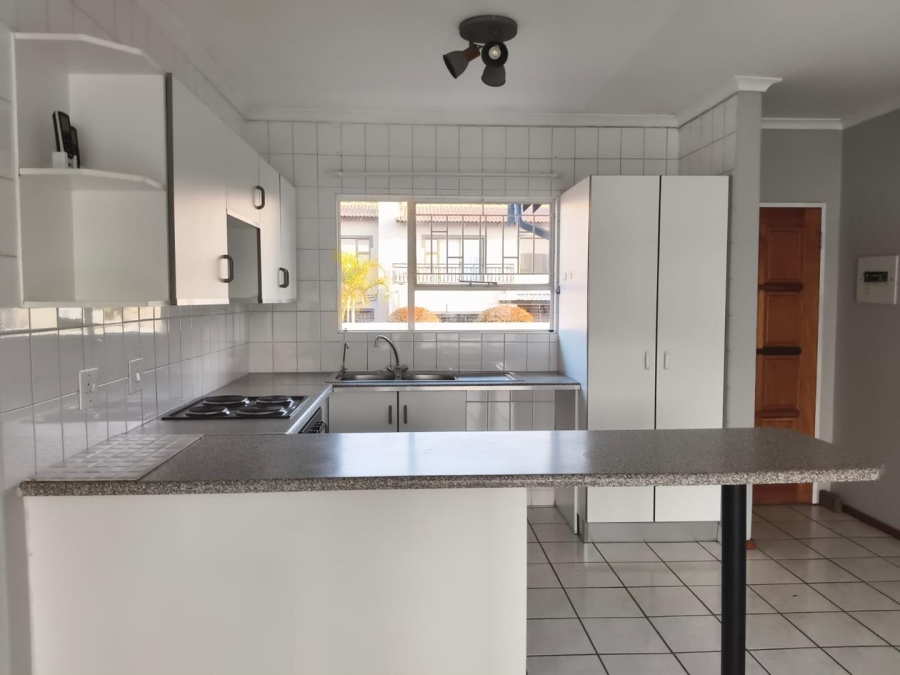To Let 3 Bedroom Property for Rent in New Redruth Gauteng