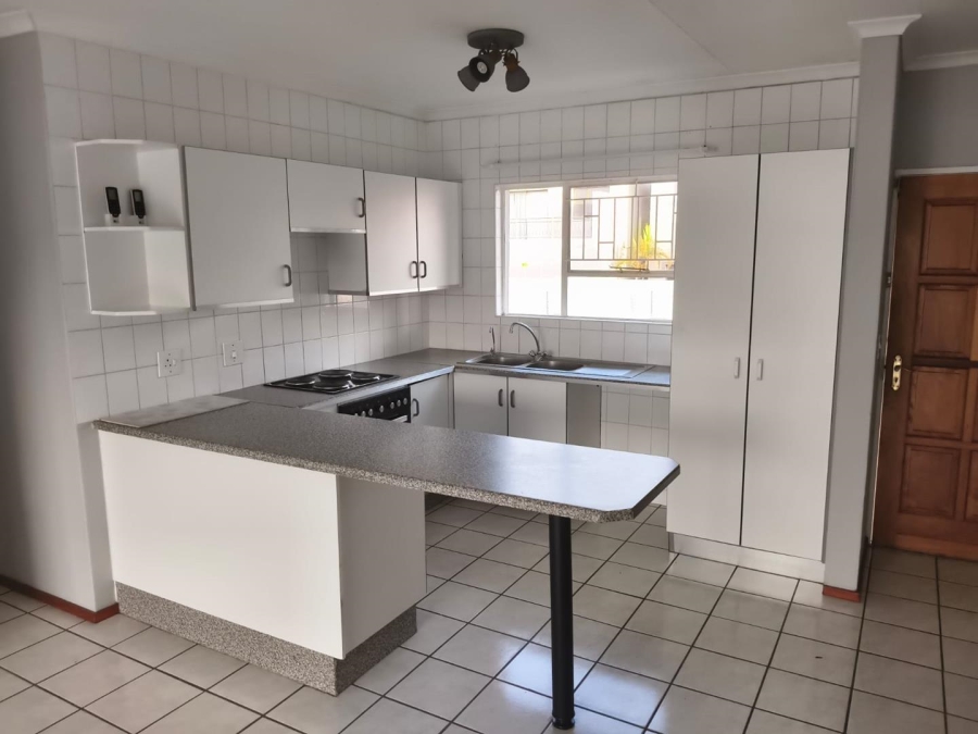 To Let 3 Bedroom Property for Rent in New Redruth Gauteng
